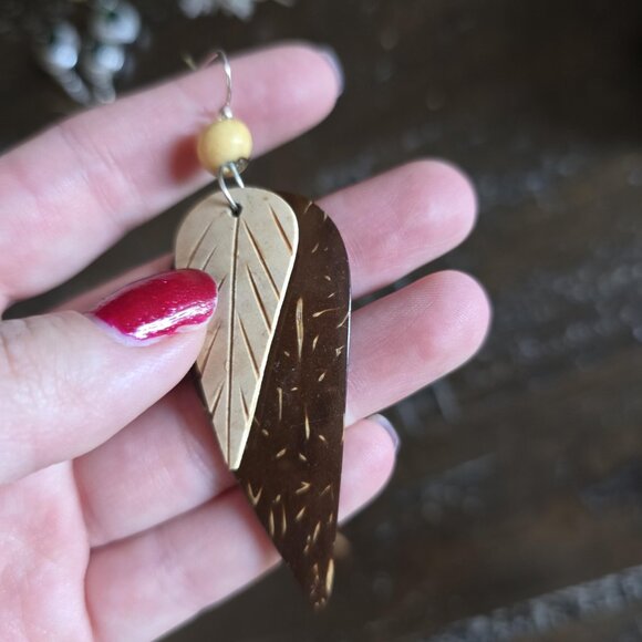 Vintage Lot of 2 Pairs Wood Dangle Earrings Boho Earthy Artsy Retro MCM Brown - Picture 5 of 7